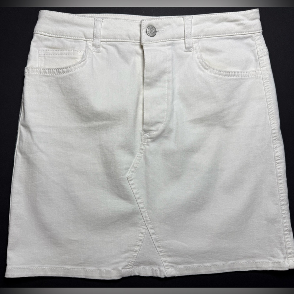 Harper Heritage White Denim Mini Skirt. Button fly stretch size medium.